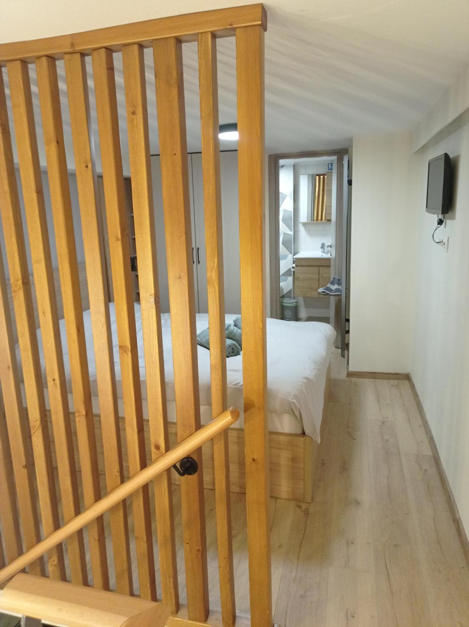 Minimal Two-Floor Apartment Салоники Экстерьер фото
