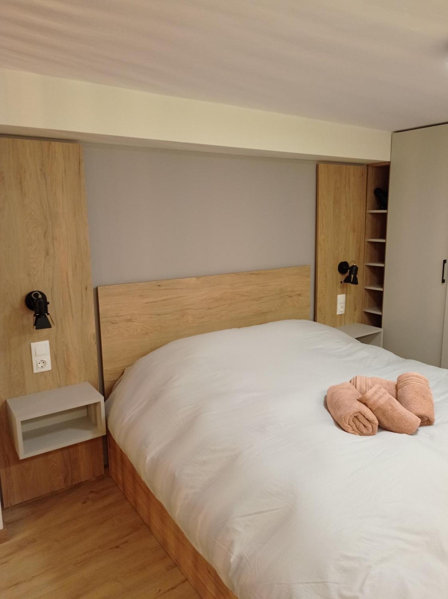 Minimal Two-Floor Apartment Салоники Экстерьер фото